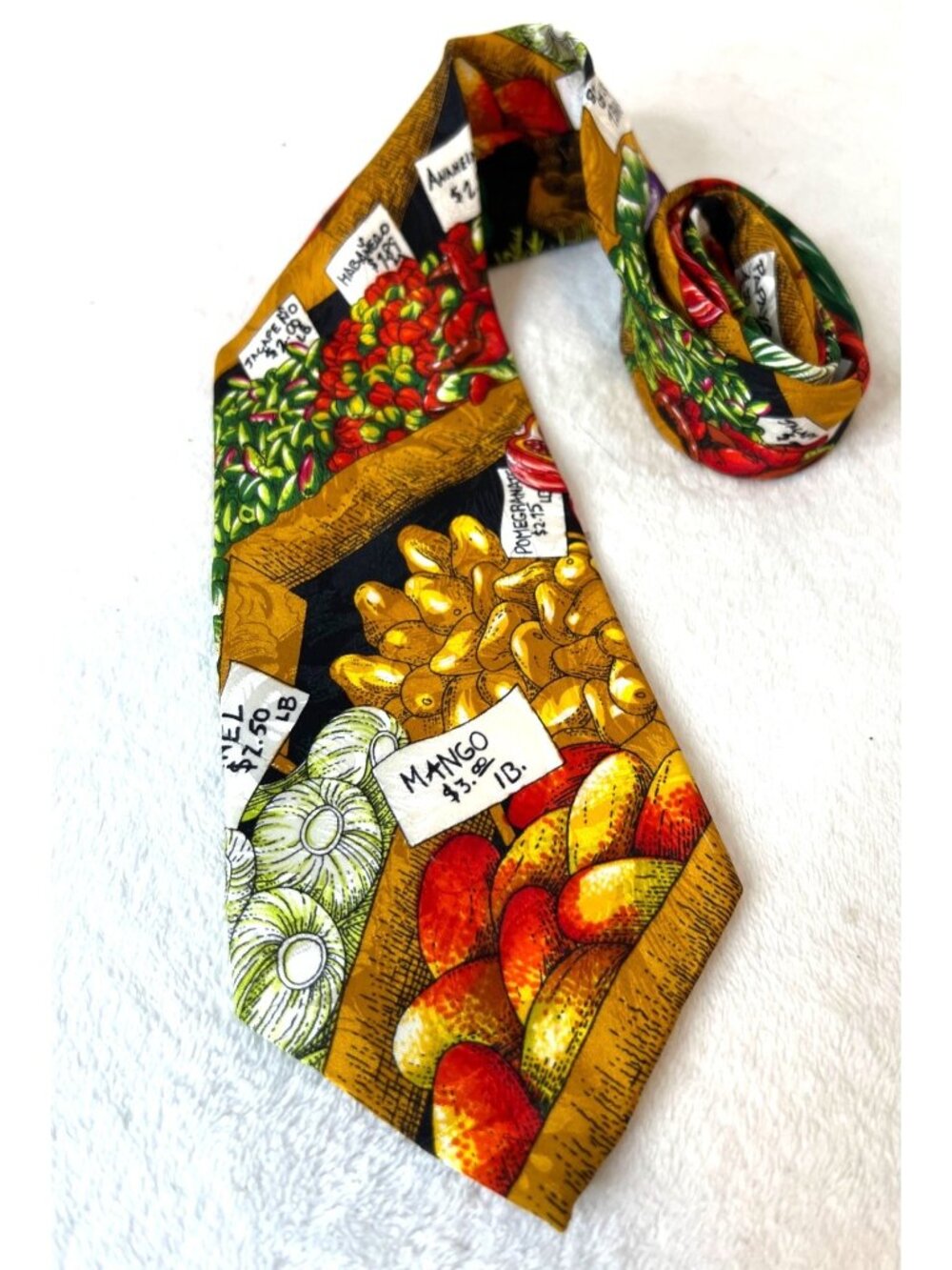 Nicole Miller 100% Silk Necktie Tie Farm Stand Fruits Vegetables Produce Market‎